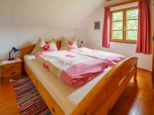 Eines der Schlafzimmer in der Peitlerhütte